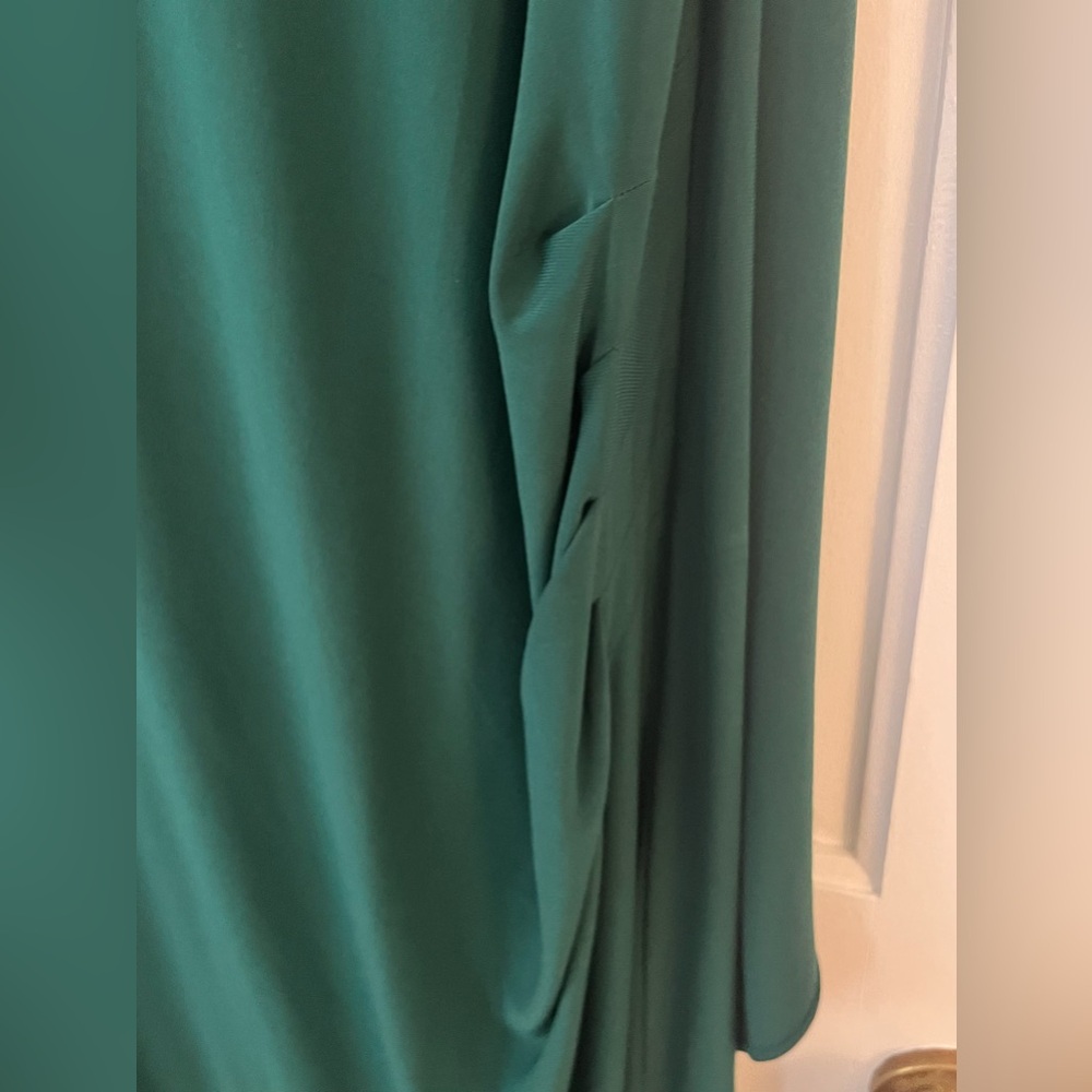SCARLETT Elegant MattexJersey Dark Green Formal Gown With Back Overlay. Size: 16 - Picture 6 of 12